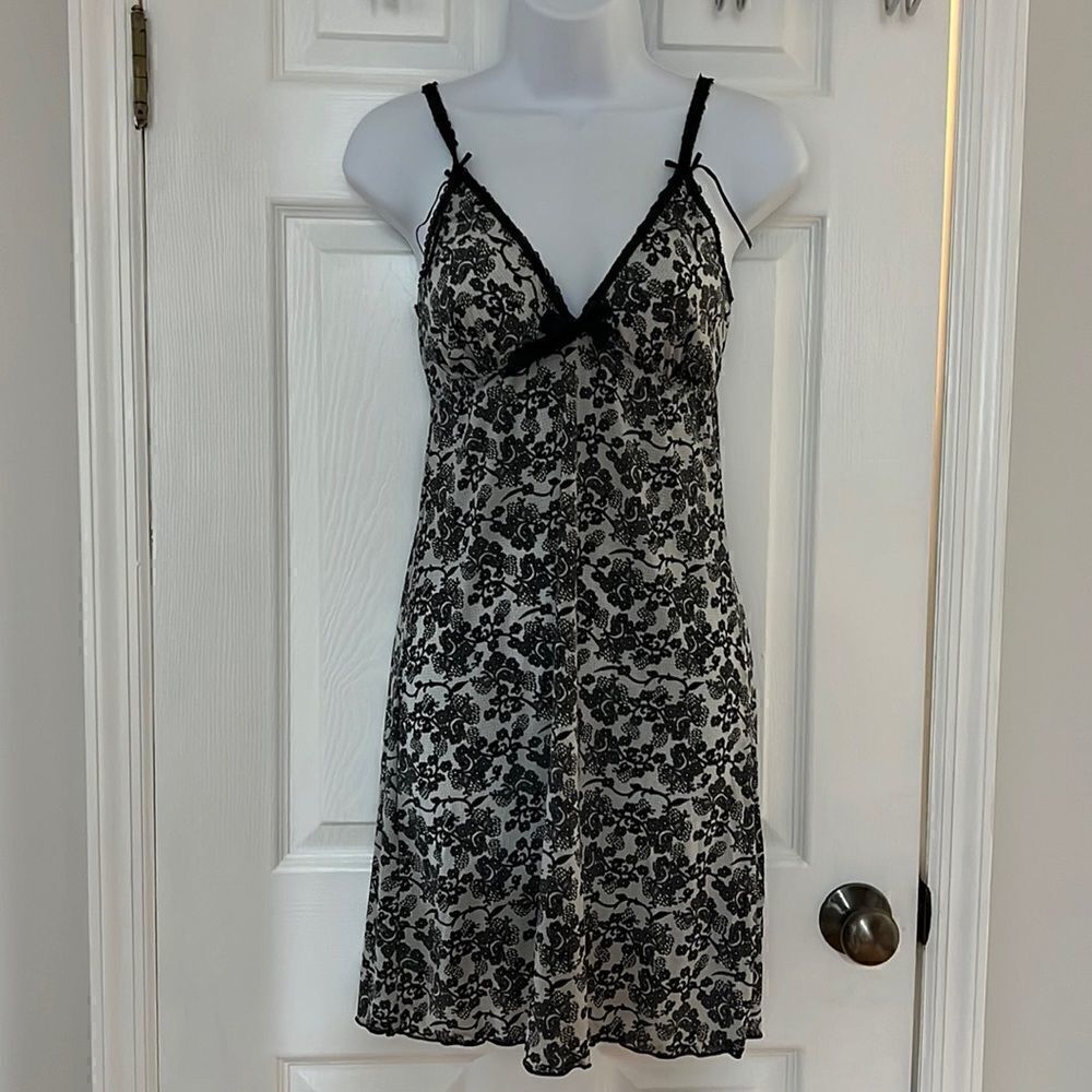 ‎NWOT slips size S